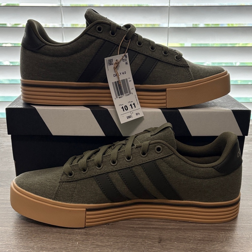 Adidas Men’s Daily 4.0 Sneaker , Olive Strata/ Shadow Olive/ Gum